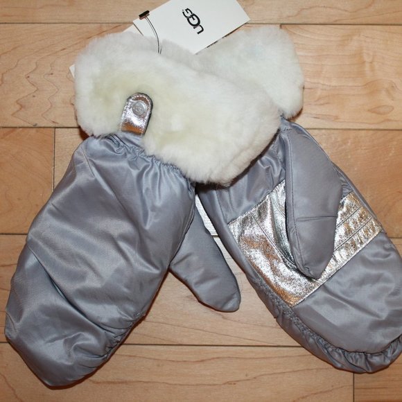UGG NEW SHEARLING‎ CUFF MITTENS GRAY SILVER - Picture 1 of 5